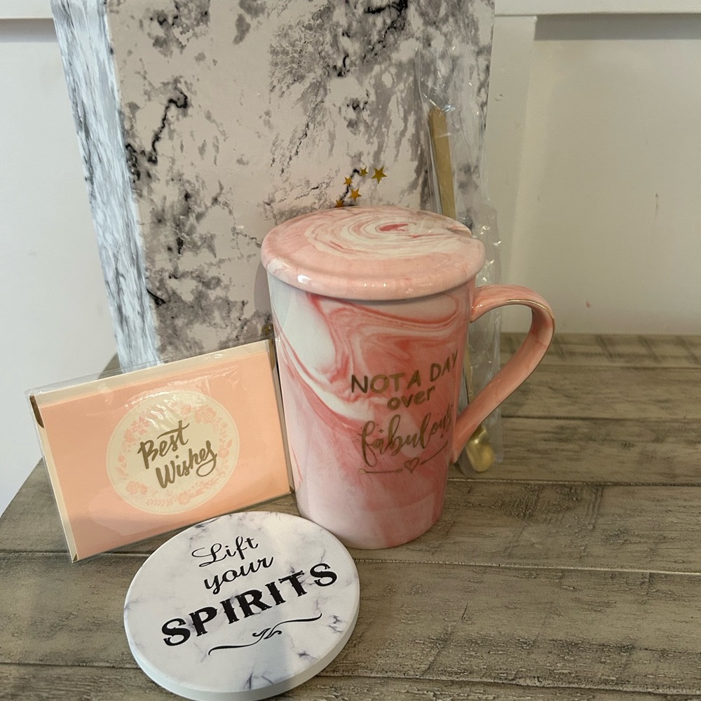 ☕️❤️BN in Original Box/Packaging “Not a Day Over Fabulous” Mug Gift Set  ☕️ ❤️